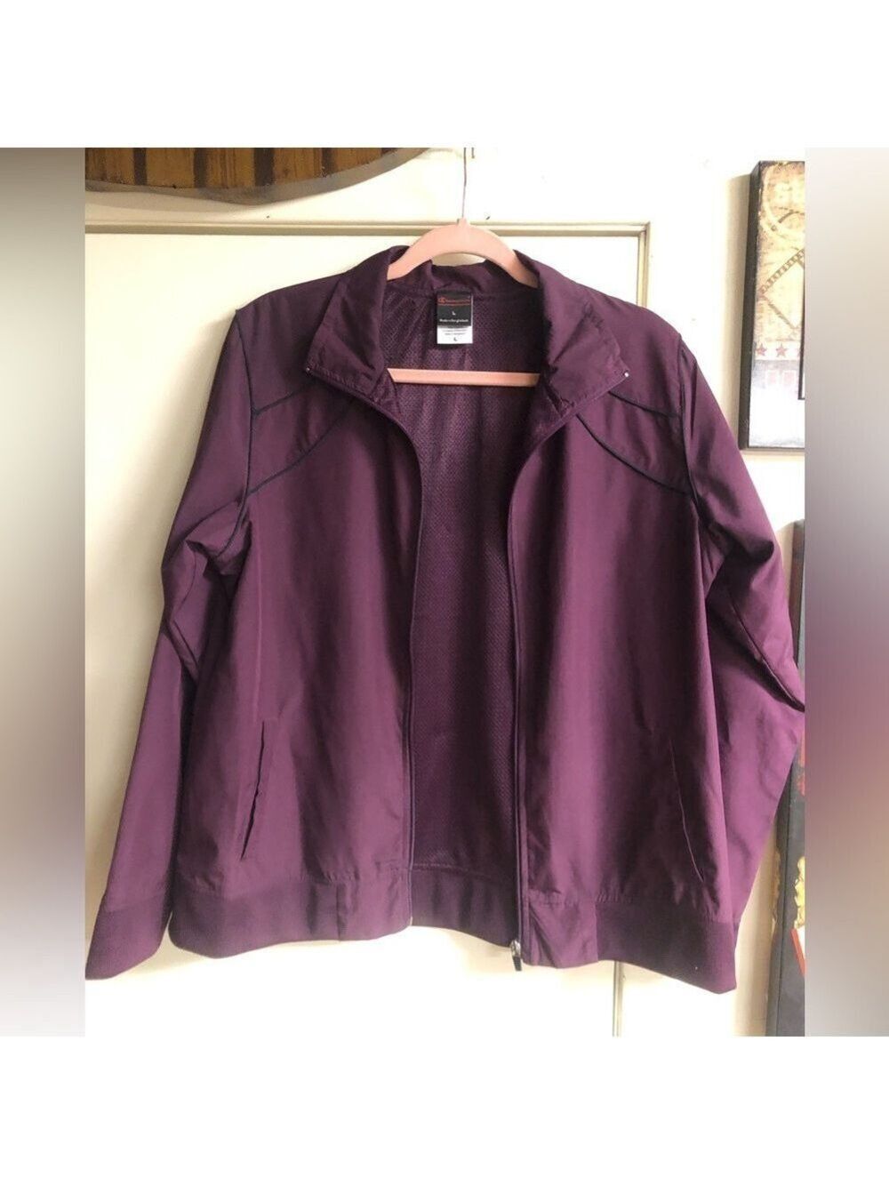 CHAMPION LIGHT WEIGHT RAIN JACKET SIZE L